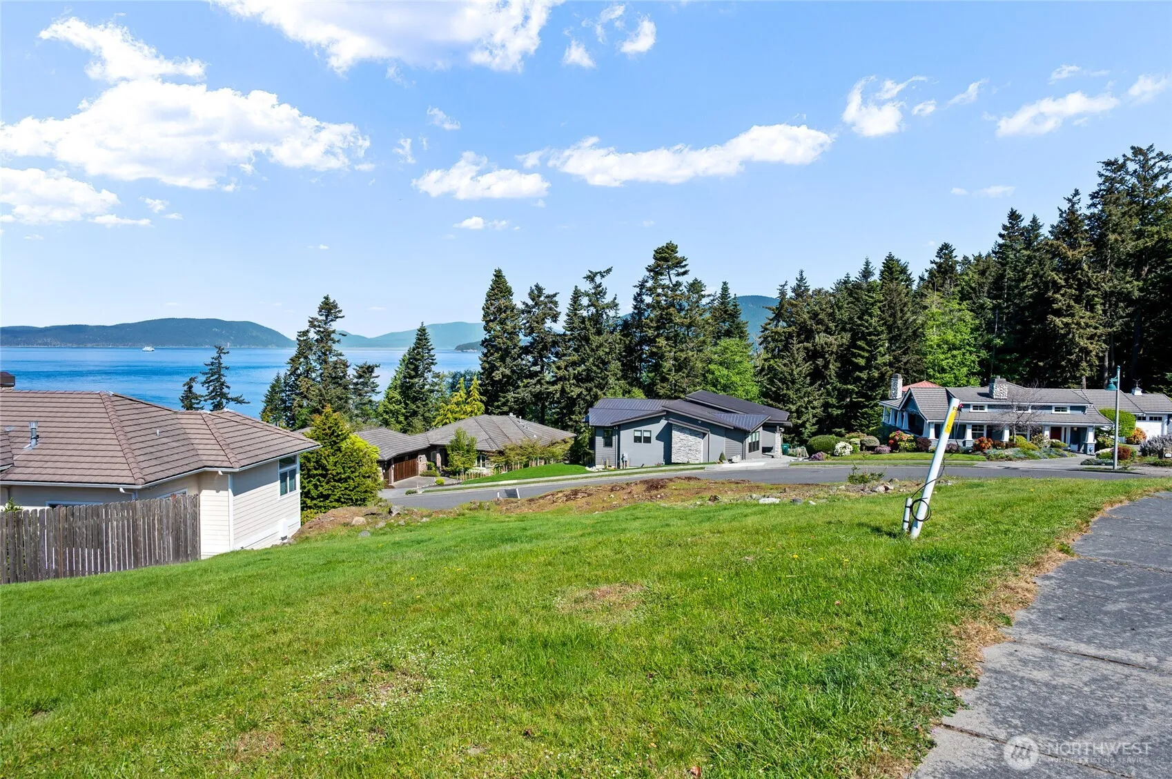 Property photo for 2414 Washington Court, Anacortes photo 5