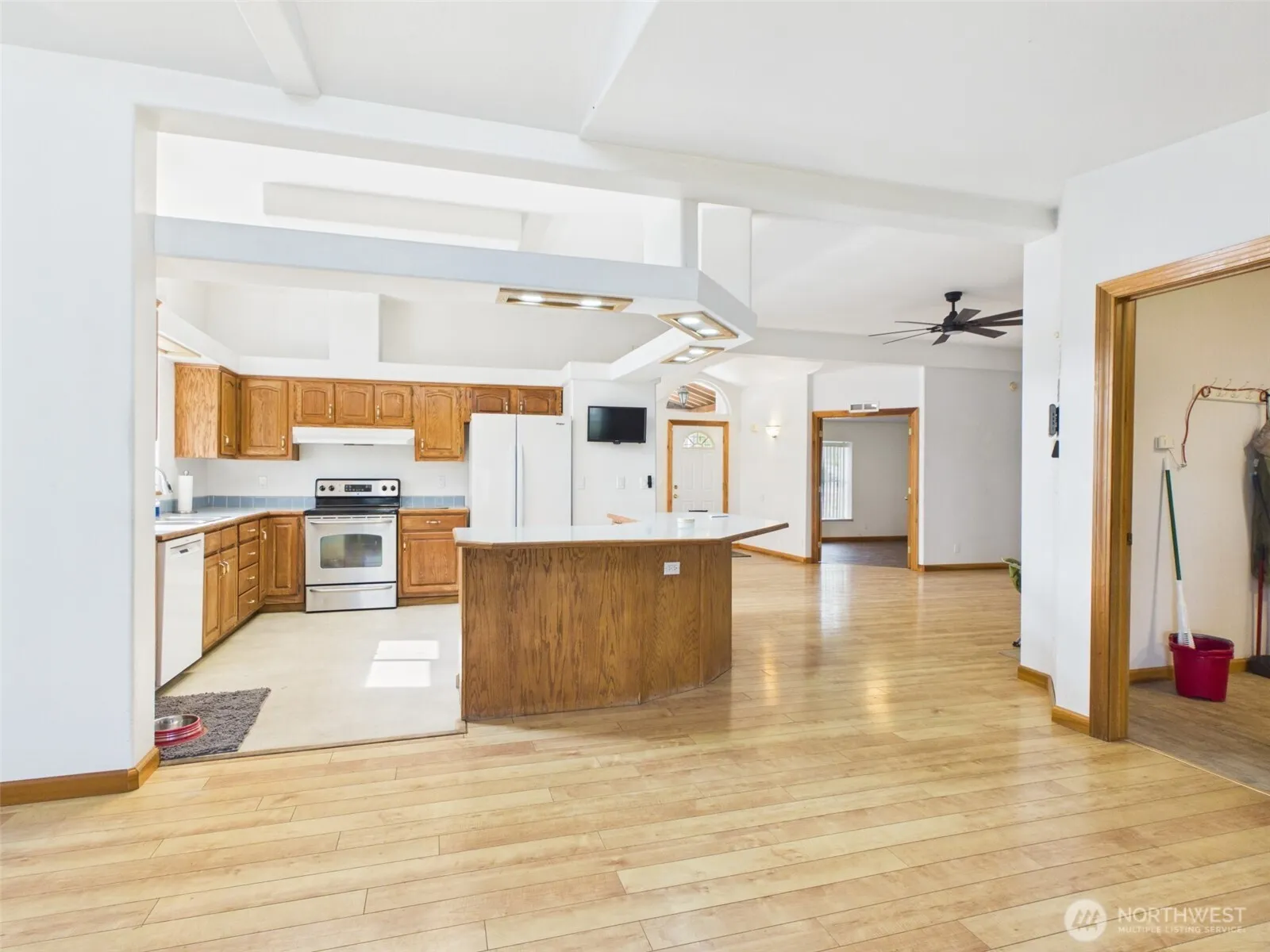 Property photo for 83 Burbank Place, Republic photo 3