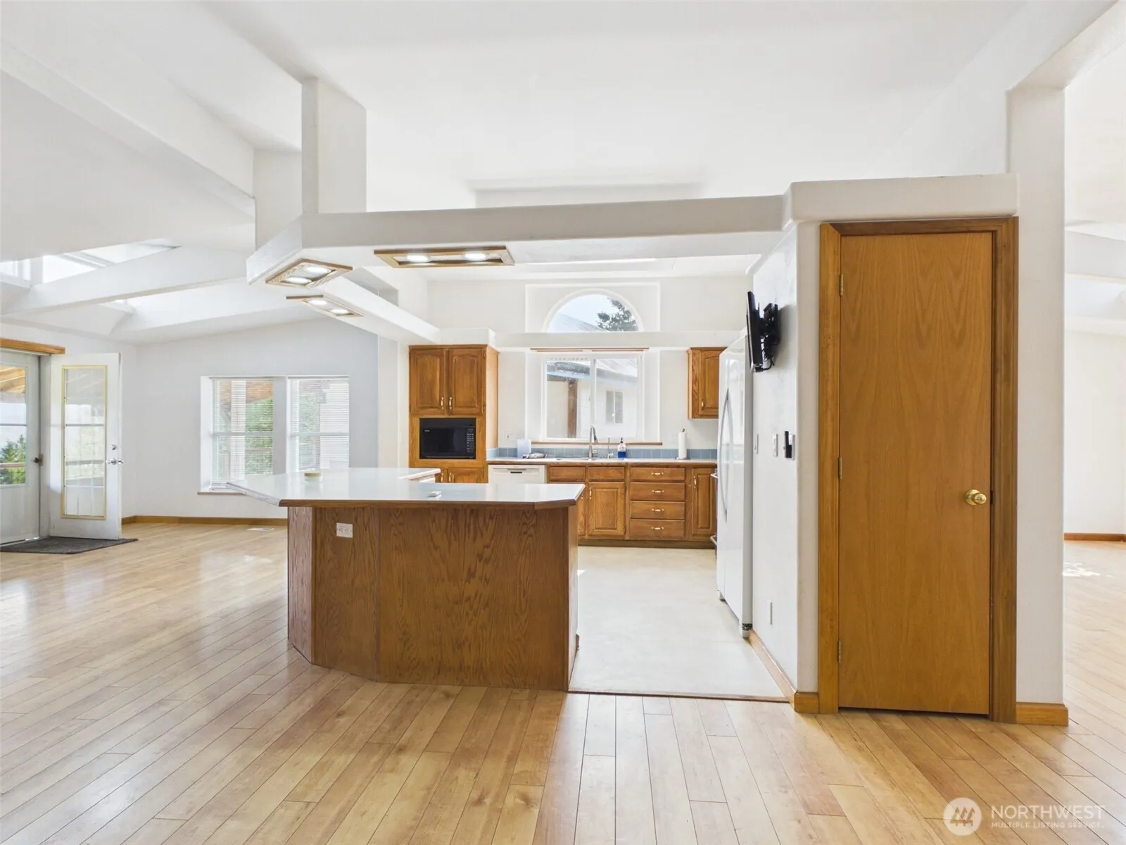 Property photo for 83 Burbank Place, Republic photo 4