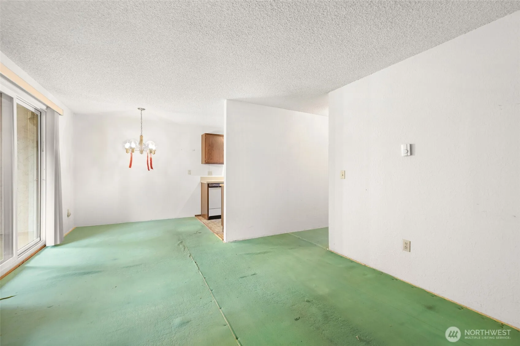 Property photo for 12528 Ne 117th Place #e1, Kirkland photo 4