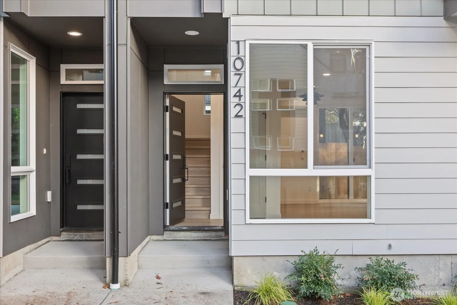 Property photo for 10742 Interlake Avenue N, Seattle photo 2