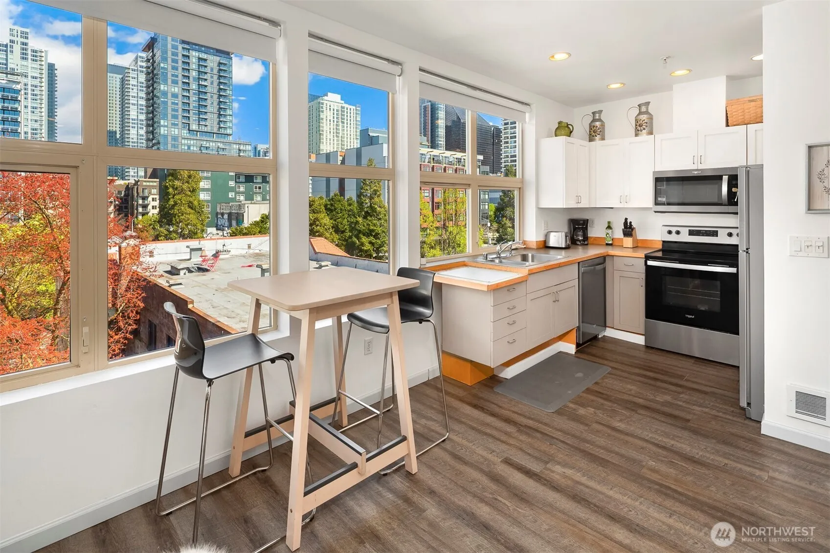 Property photo for 2324 1st Avenue #414, Seattle photo 5