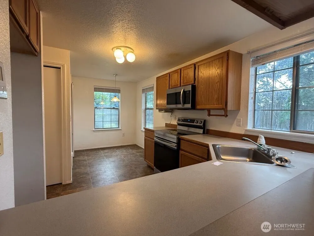 Property photo for 23960 58th Court #d-1, Kent photo 4