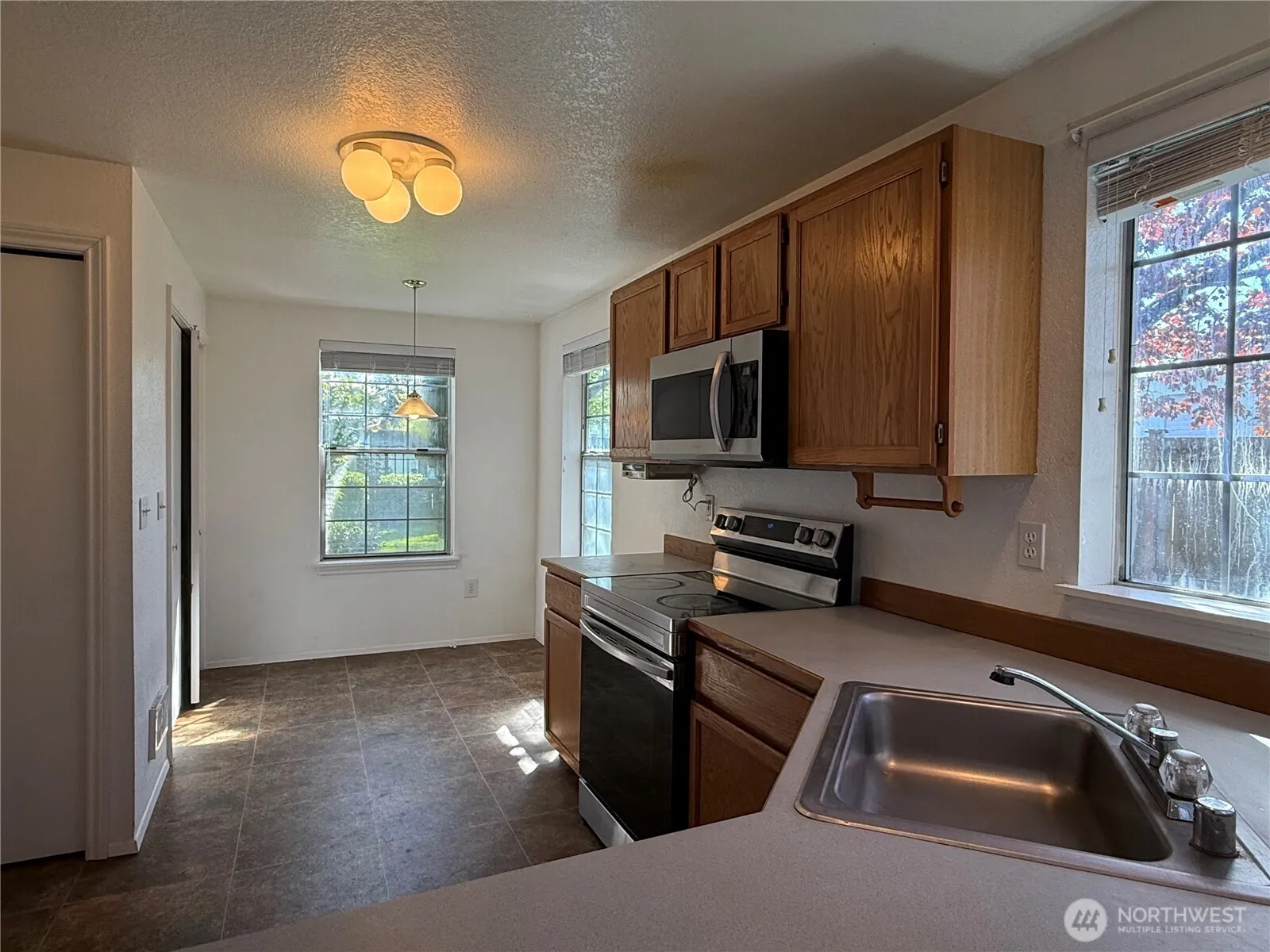 Property photo for 23960 58th Court #d-1, Kent photo 5