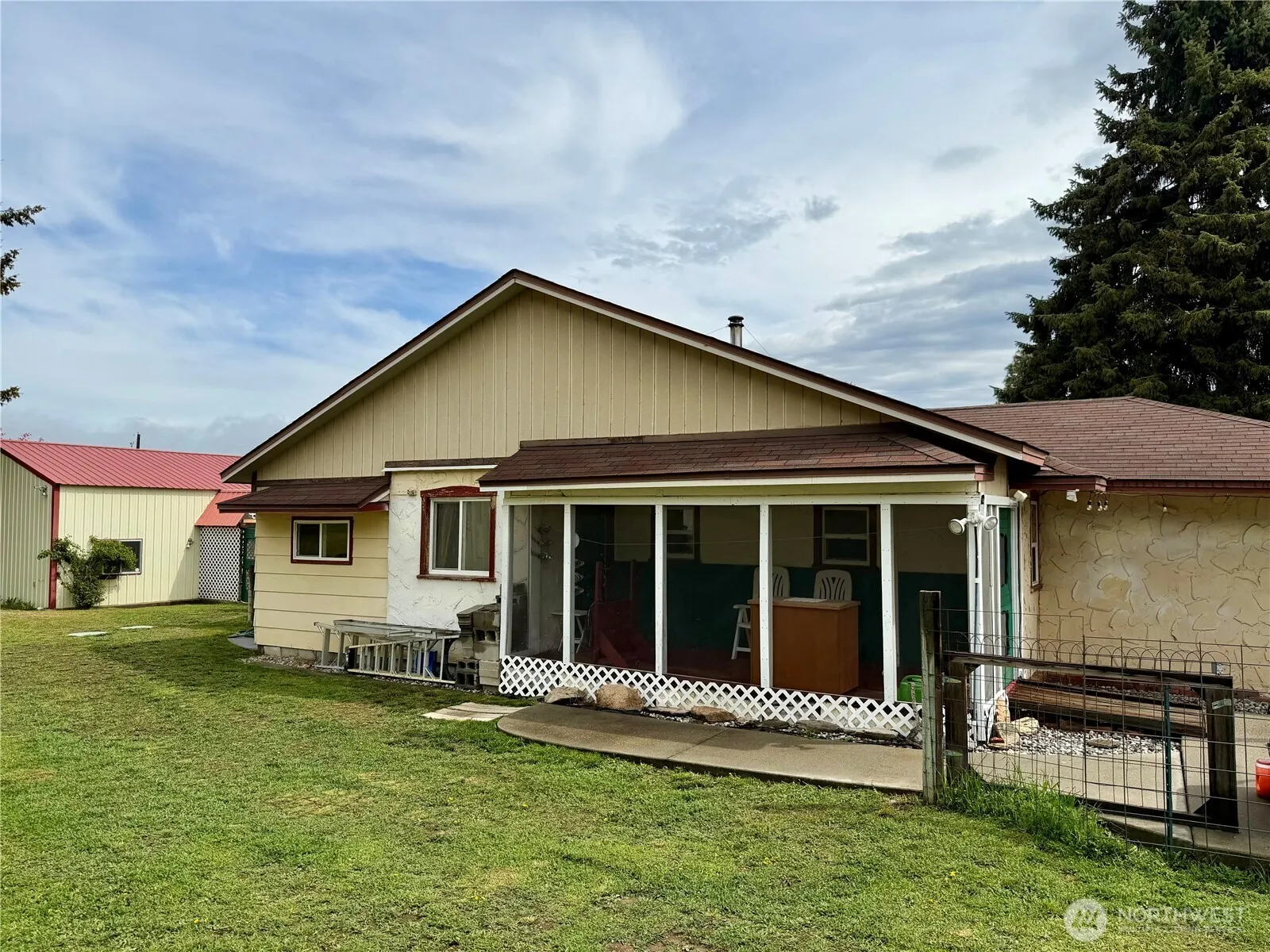 Property photo for 58110 View Place Ne, Grand Coulee photo 3