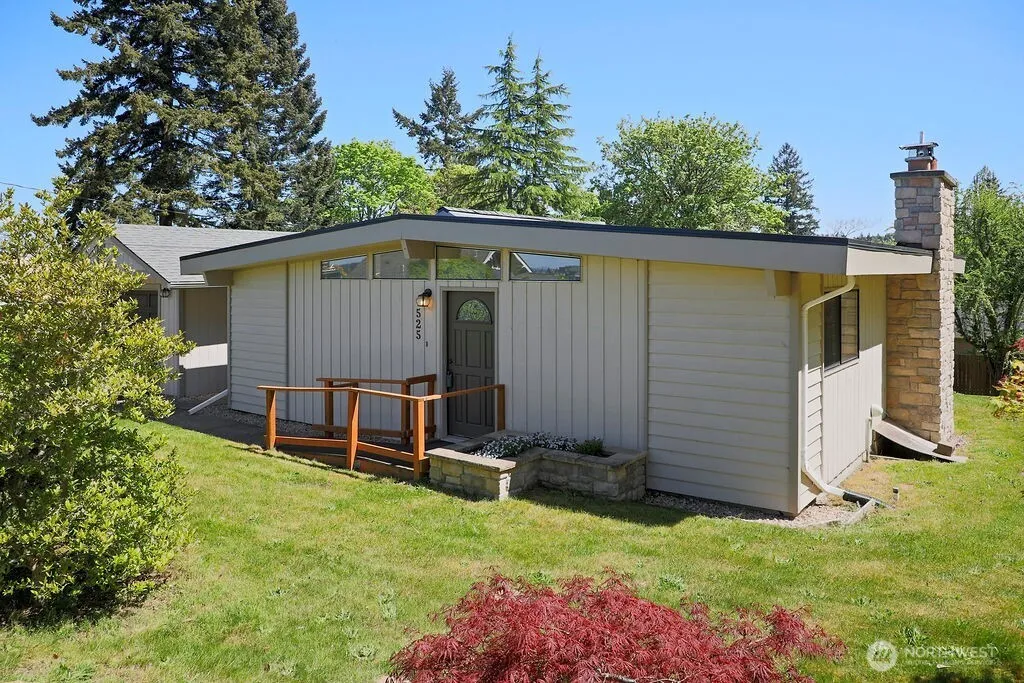 Property photo for 525 Farragut Avenue Ne, Port Orchard photo 3