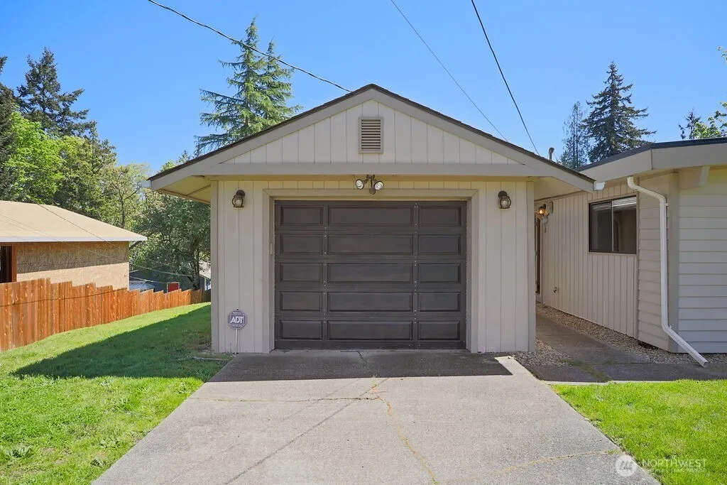 Property photo for 525 Farragut Avenue Ne, Port Orchard photo 5