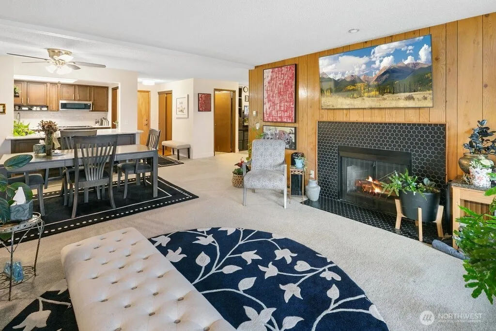 Property photo for 9710 Greenwood Avenue N #303, Seattle photo 4