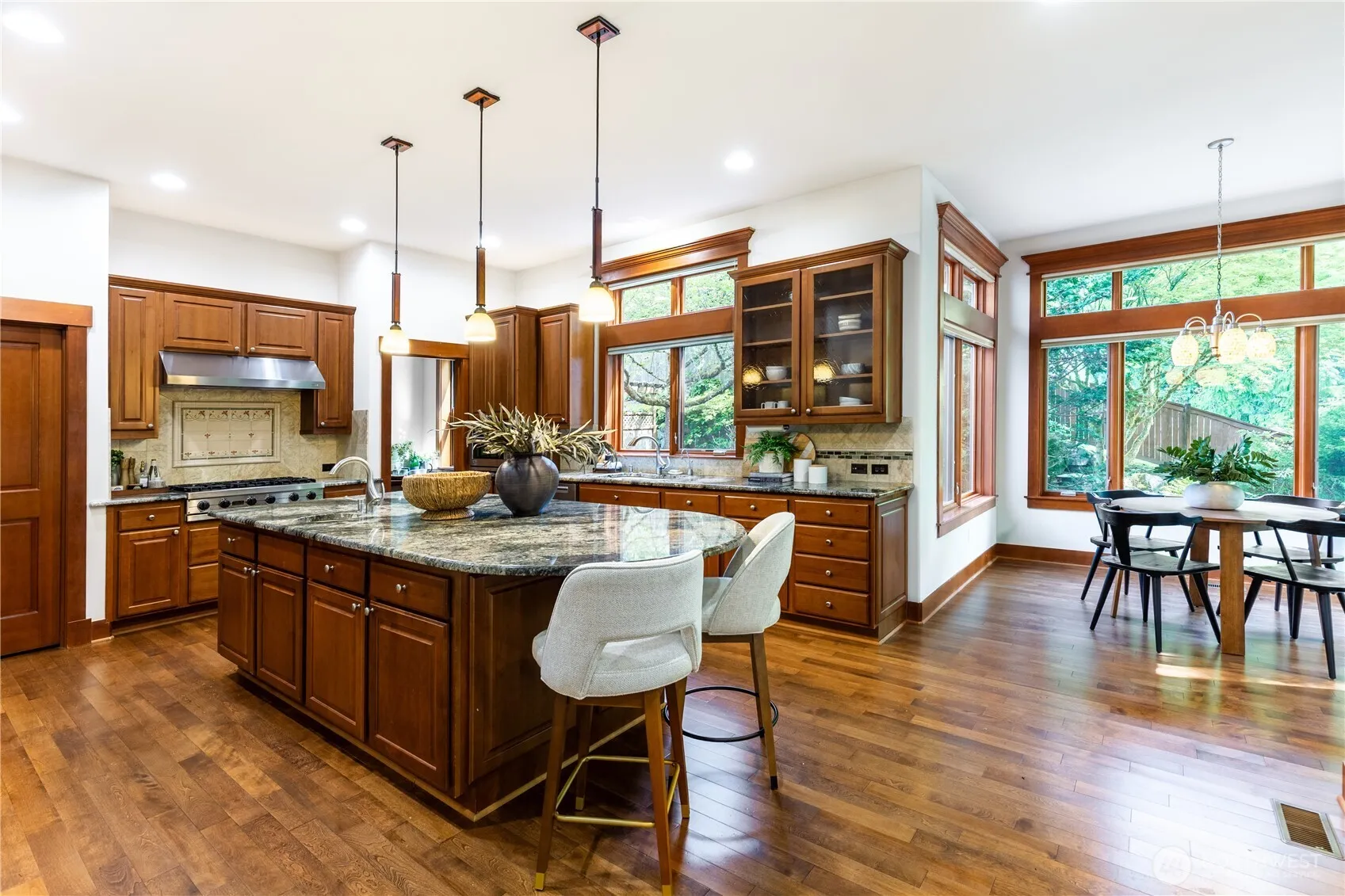 Property photo for 1408 29th Court Ne, Issaquah photo 5
