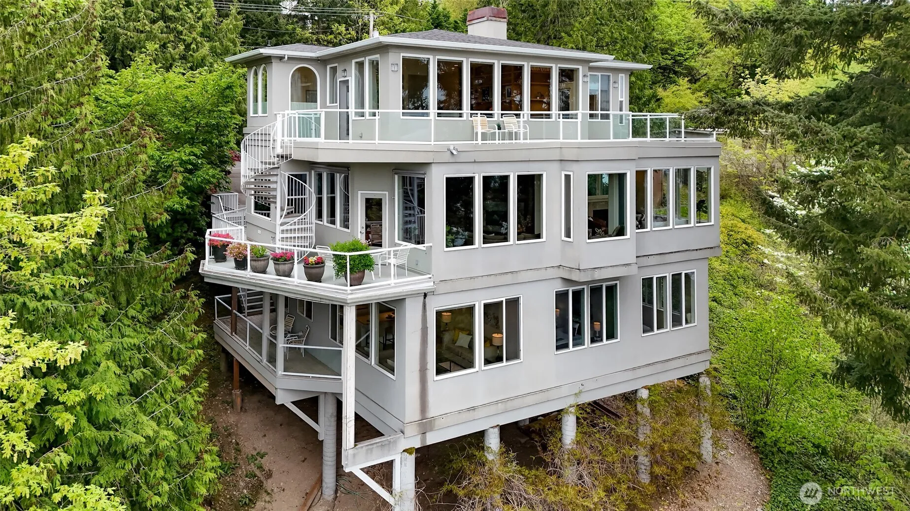 Property photo for 1120 W Lake Sammamish Parkway Se, Bellevue