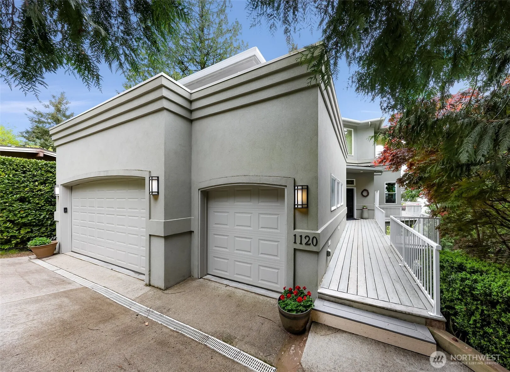 Property photo for 1120 W Lake Sammamish Parkway Se, Bellevue photo 3