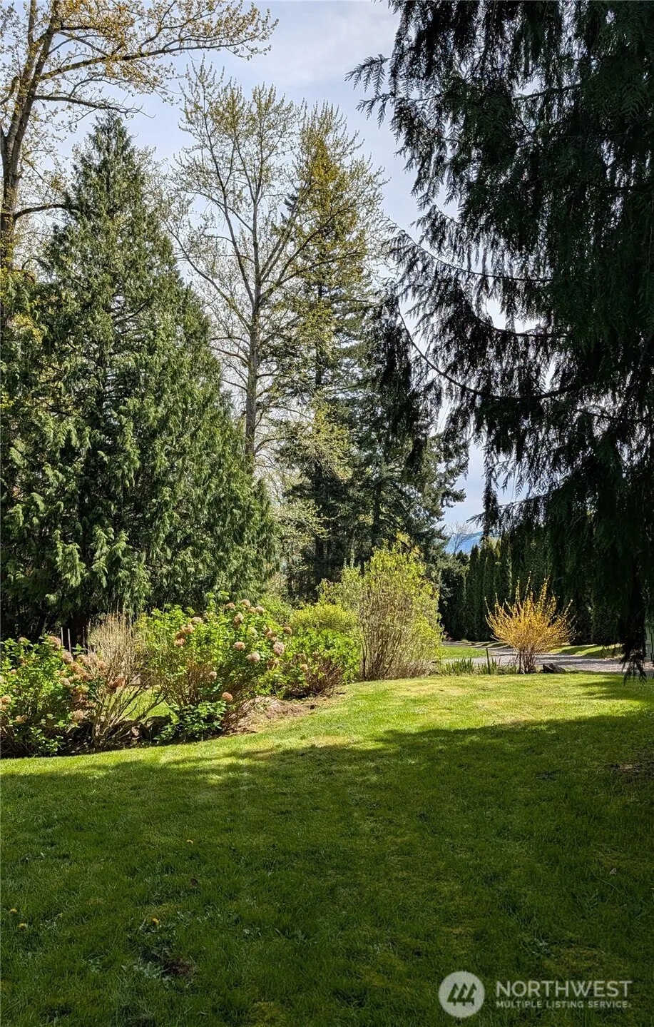 Property photo for 4611 268th Avenue Ne, Redmond photo 4