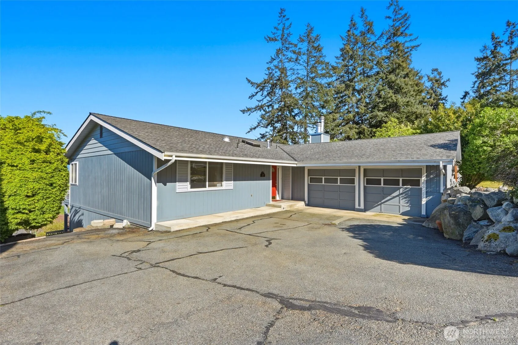 Property photo for 2198 Aurora Court, Oak Harbor