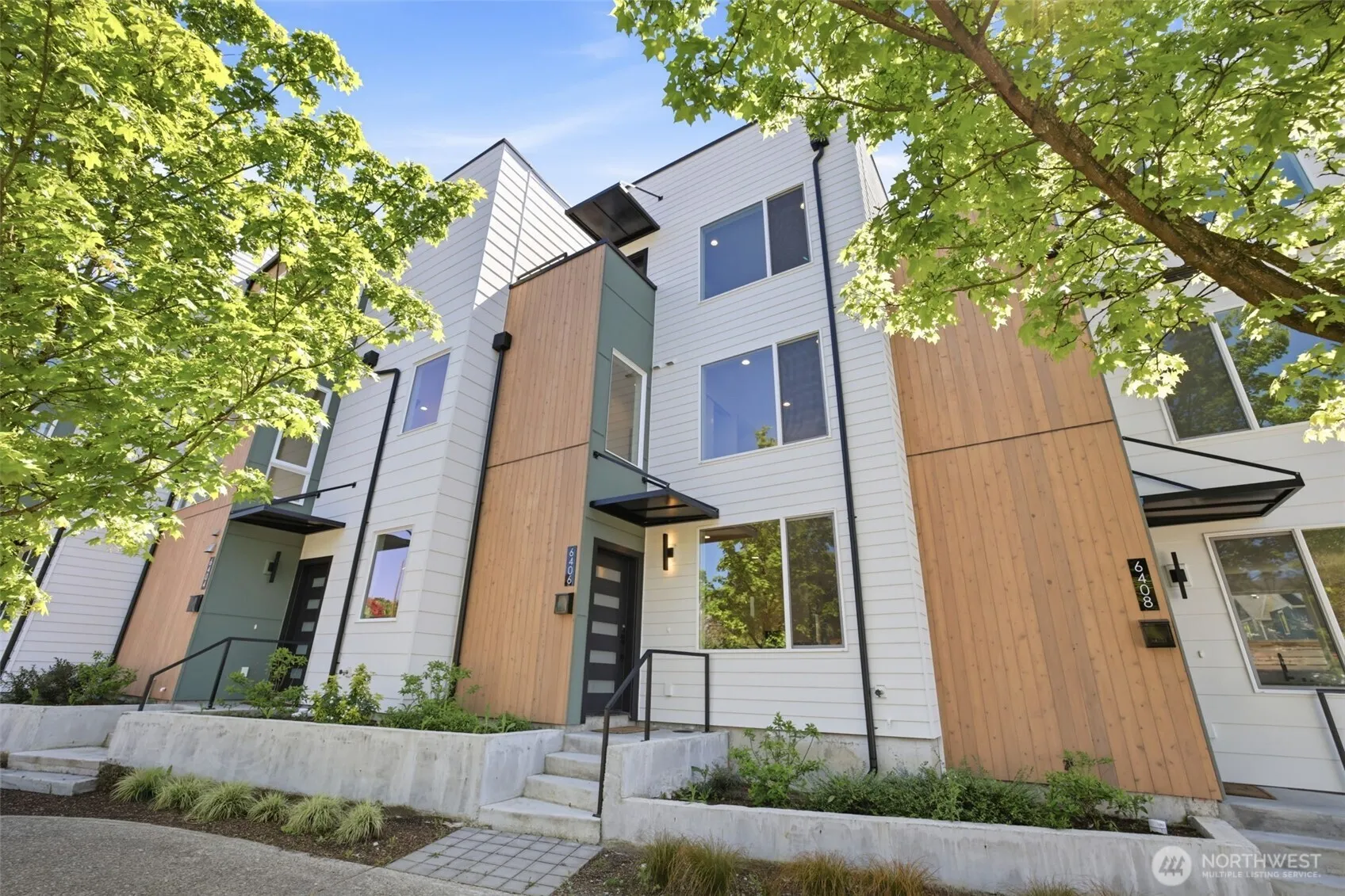 Property photo for 6406 Fauntleroy Way Sw, Seattle photo 2