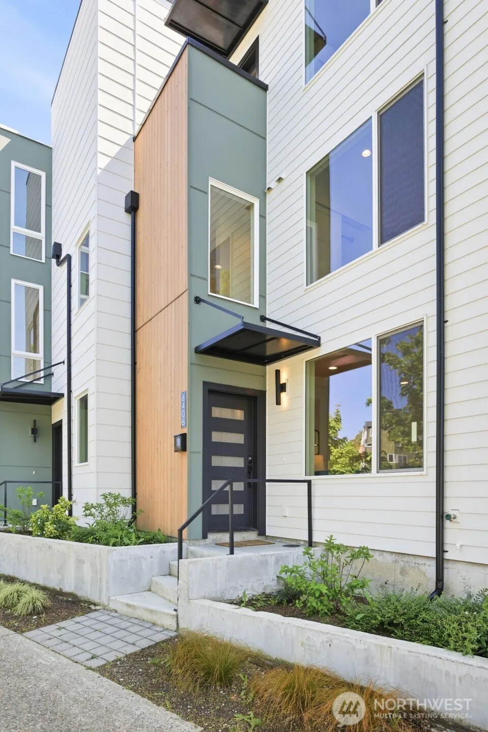 Property photo for 6406 Fauntleroy Way Sw, Seattle photo 3