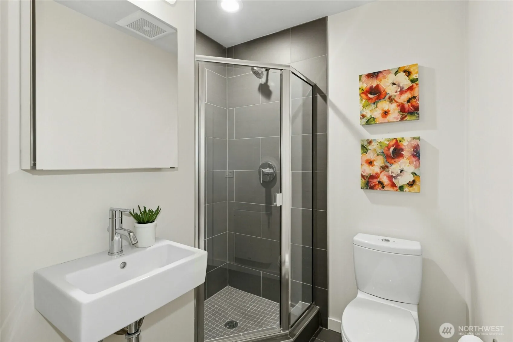 Property photo for 4411 Meridian Avenue N, Seattle photo 5