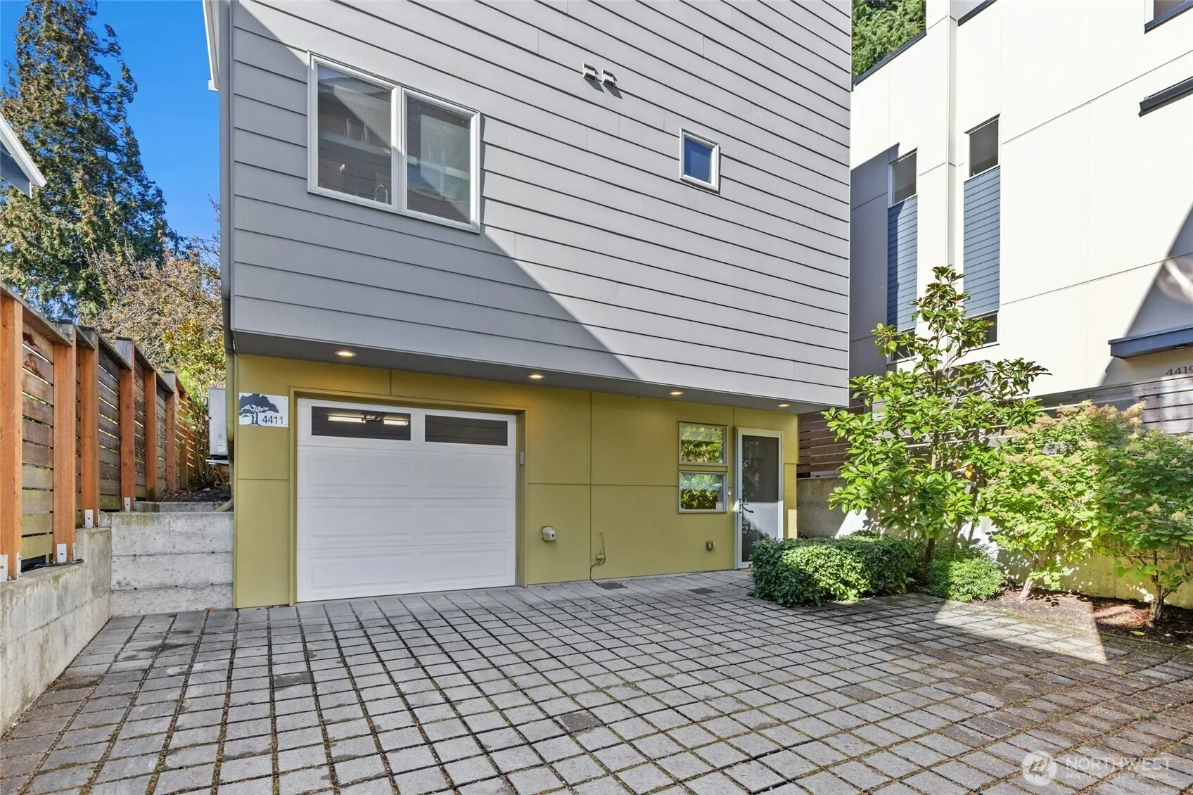 Property photo for 4411 Meridian Avenue N, Seattle photo 2