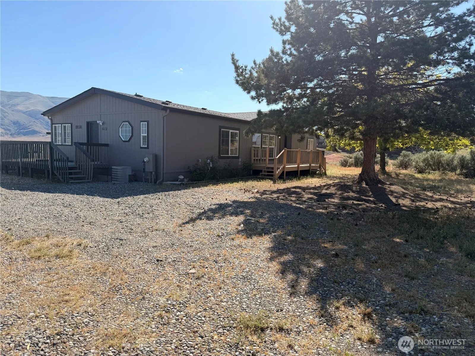 Property photo for 612 Orchard Drive Sw, Mattawa