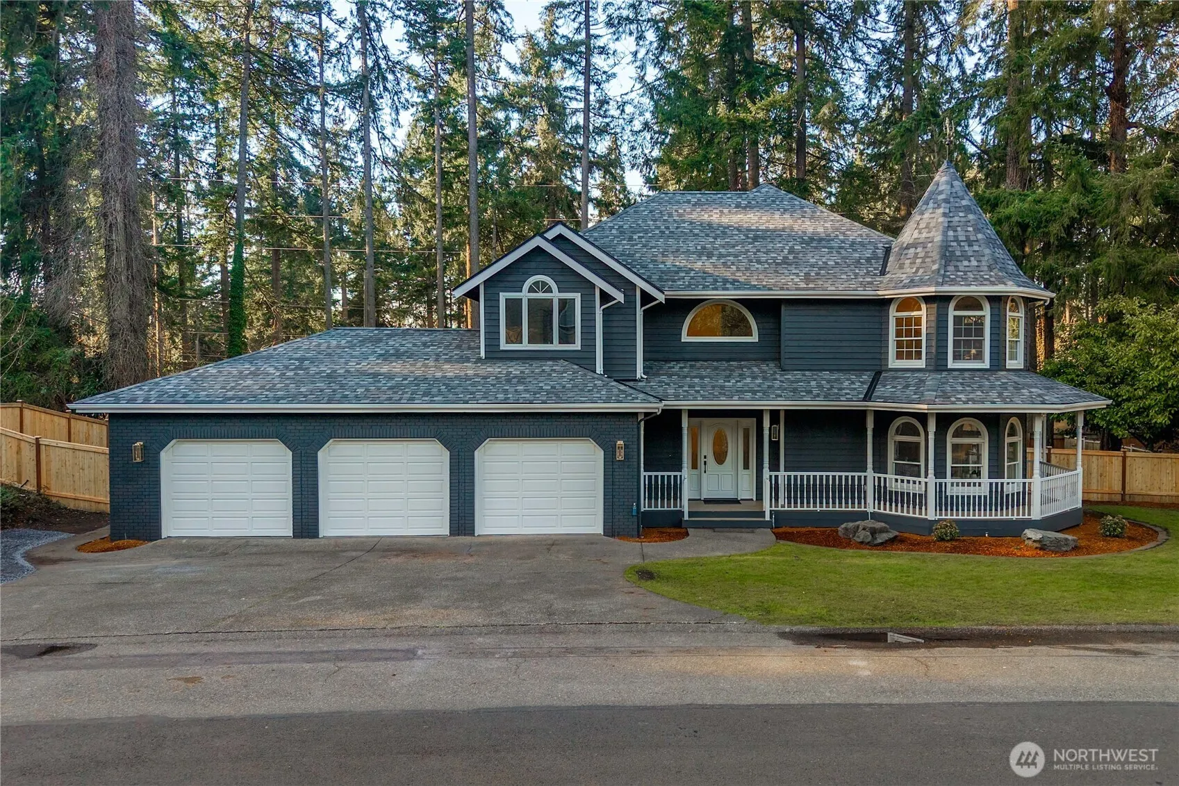 Property photo for 11215 Madera Circle Sw, Lakewood