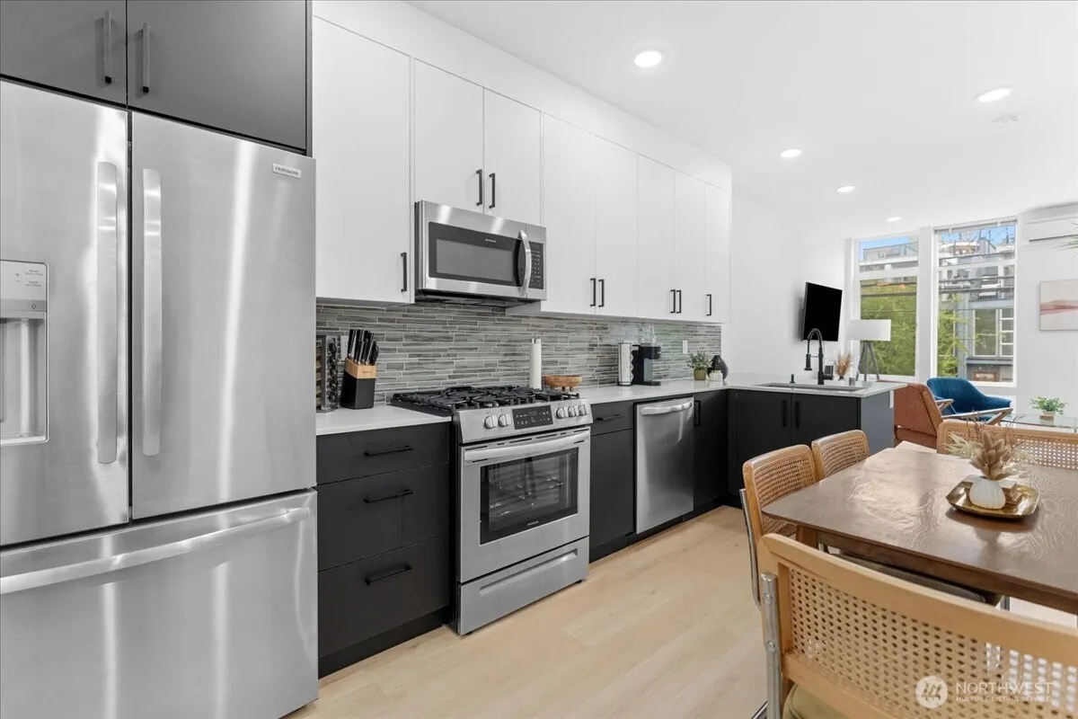 Property photo for 4301 26th Avenue Sw, Seattle photo 5