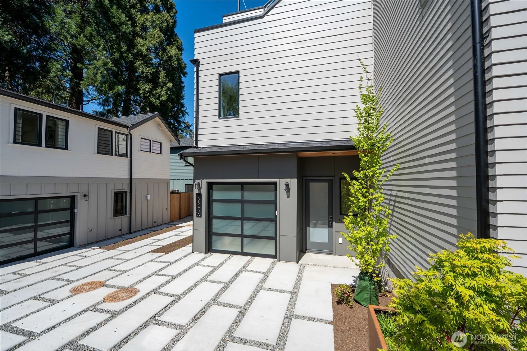 Property photo for 13540 39th Avenue Ne #a, Seattle photo 2