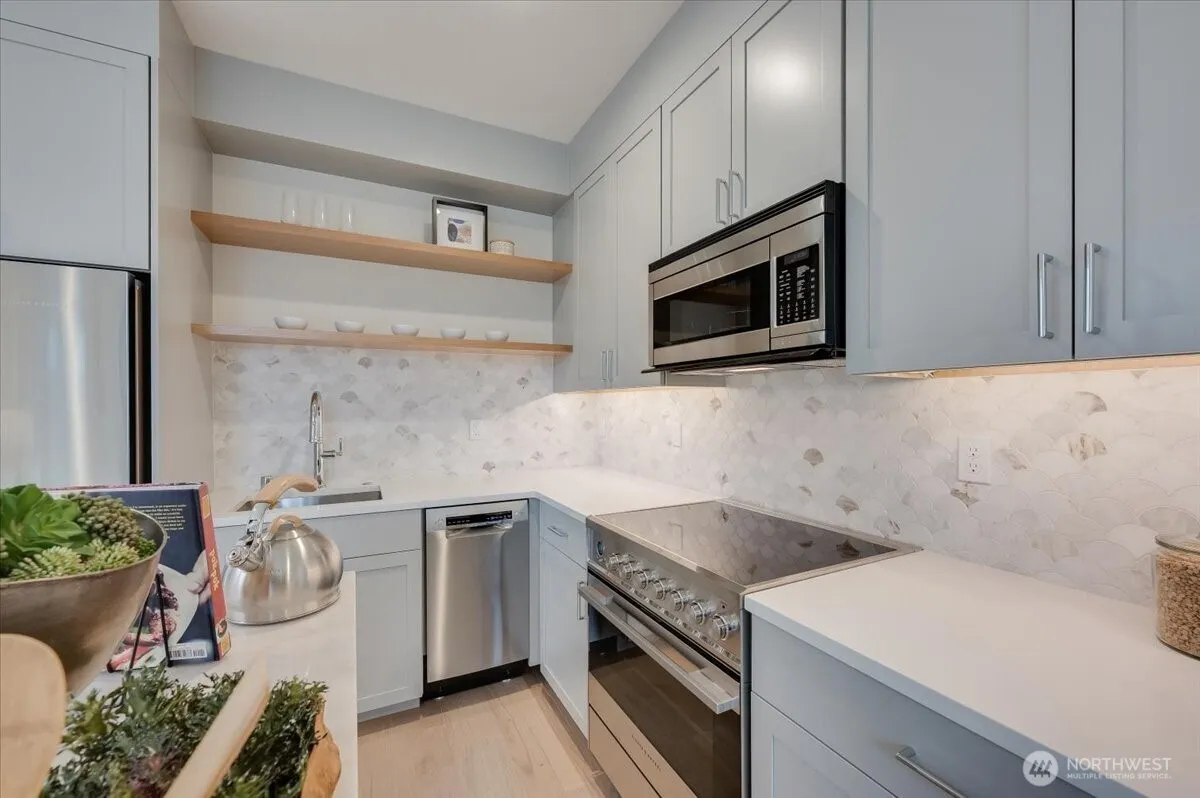 Property photo for 13540 39th Avenue Ne #a, Seattle photo 4