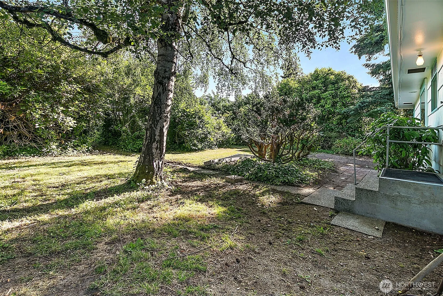 Property photo for 815 10th Street Ne, Auburn photo 2