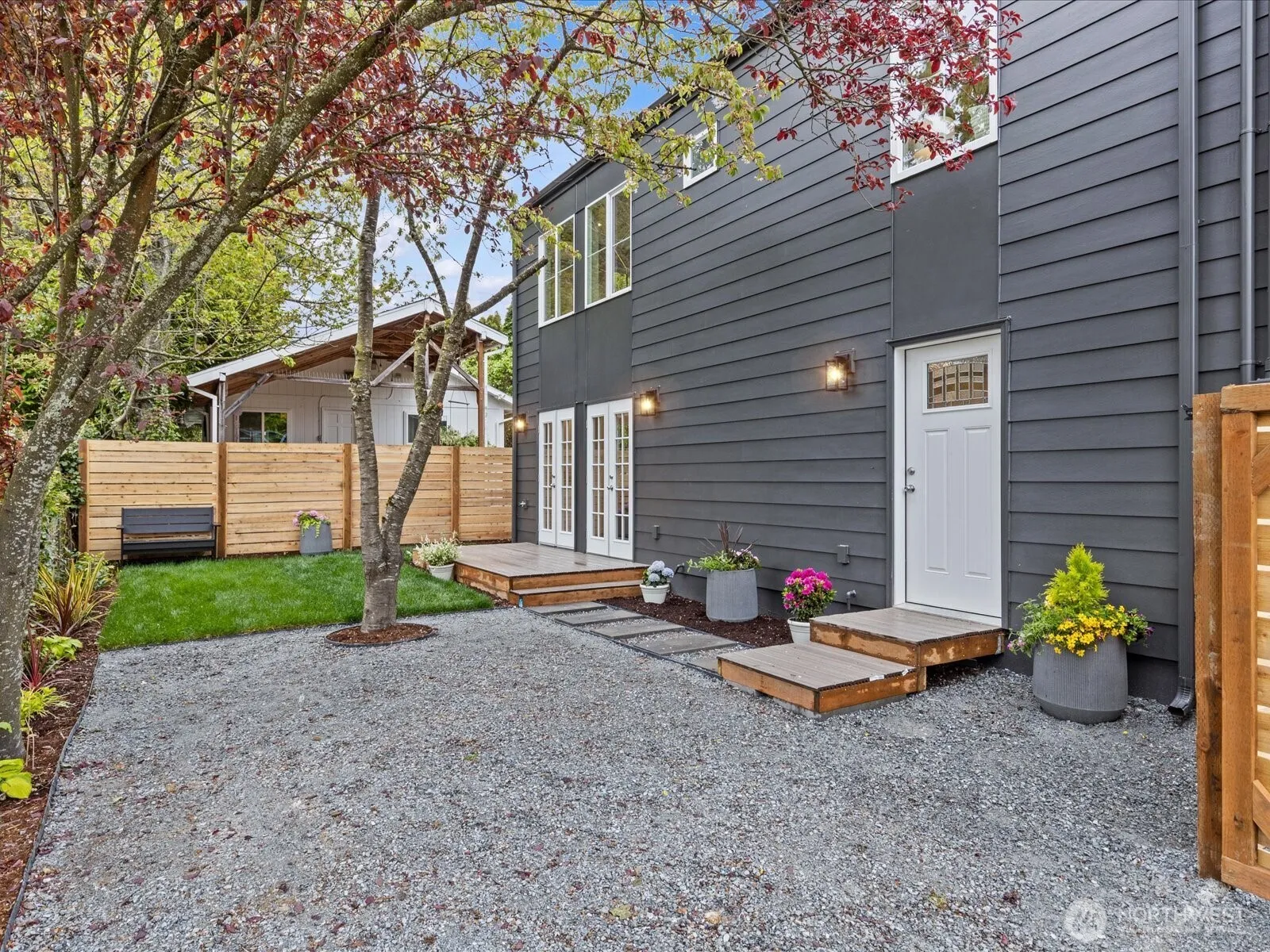 Property photo for 8117 17th Avenue Sw #b, Seattle photo 2