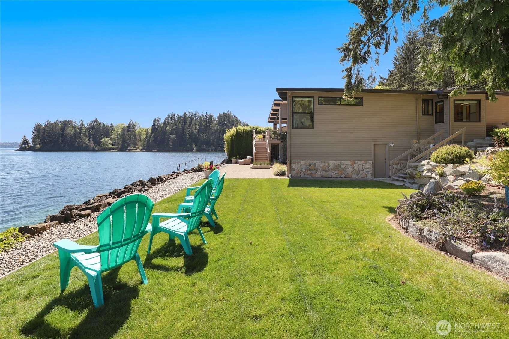 Property photo for 5187 Watauga Beach Drive E, Port Orchard photo 2