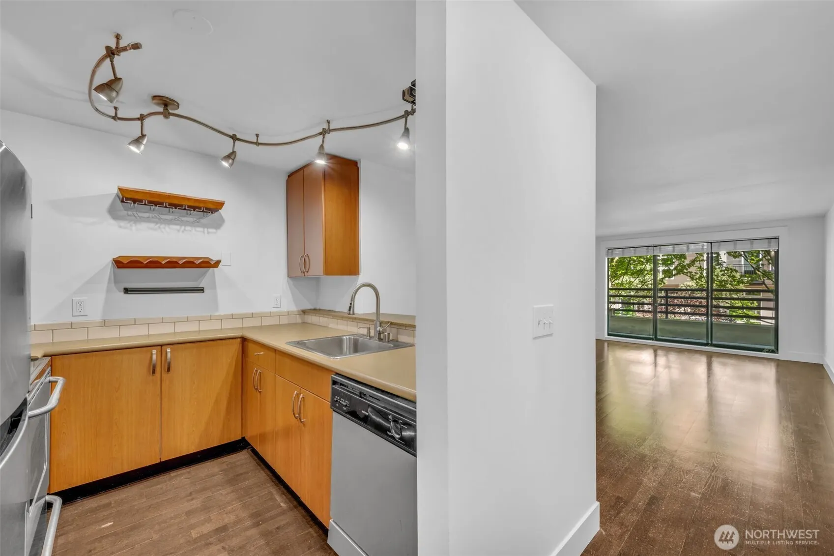 Property photo for 3401 Wallingford Avenue N #210, Seattle photo 4