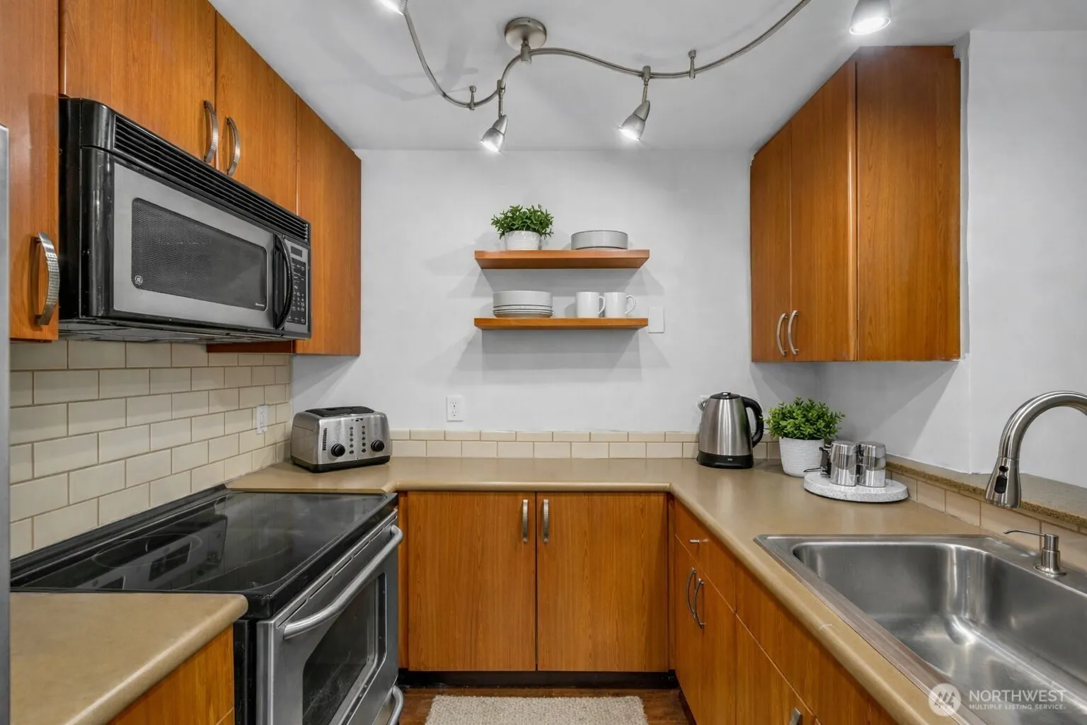 Property photo for 3401 Wallingford Avenue N #210, Seattle photo 3