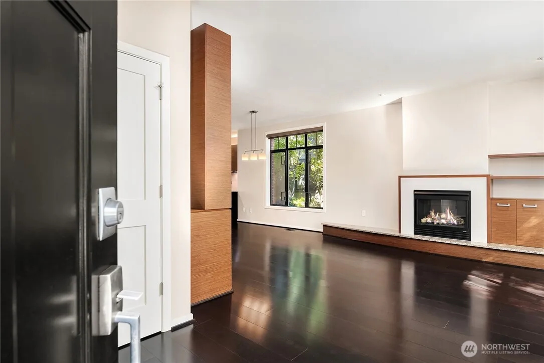 Property photo for 10410 Ne 12th St #106, Bellevue photo 3