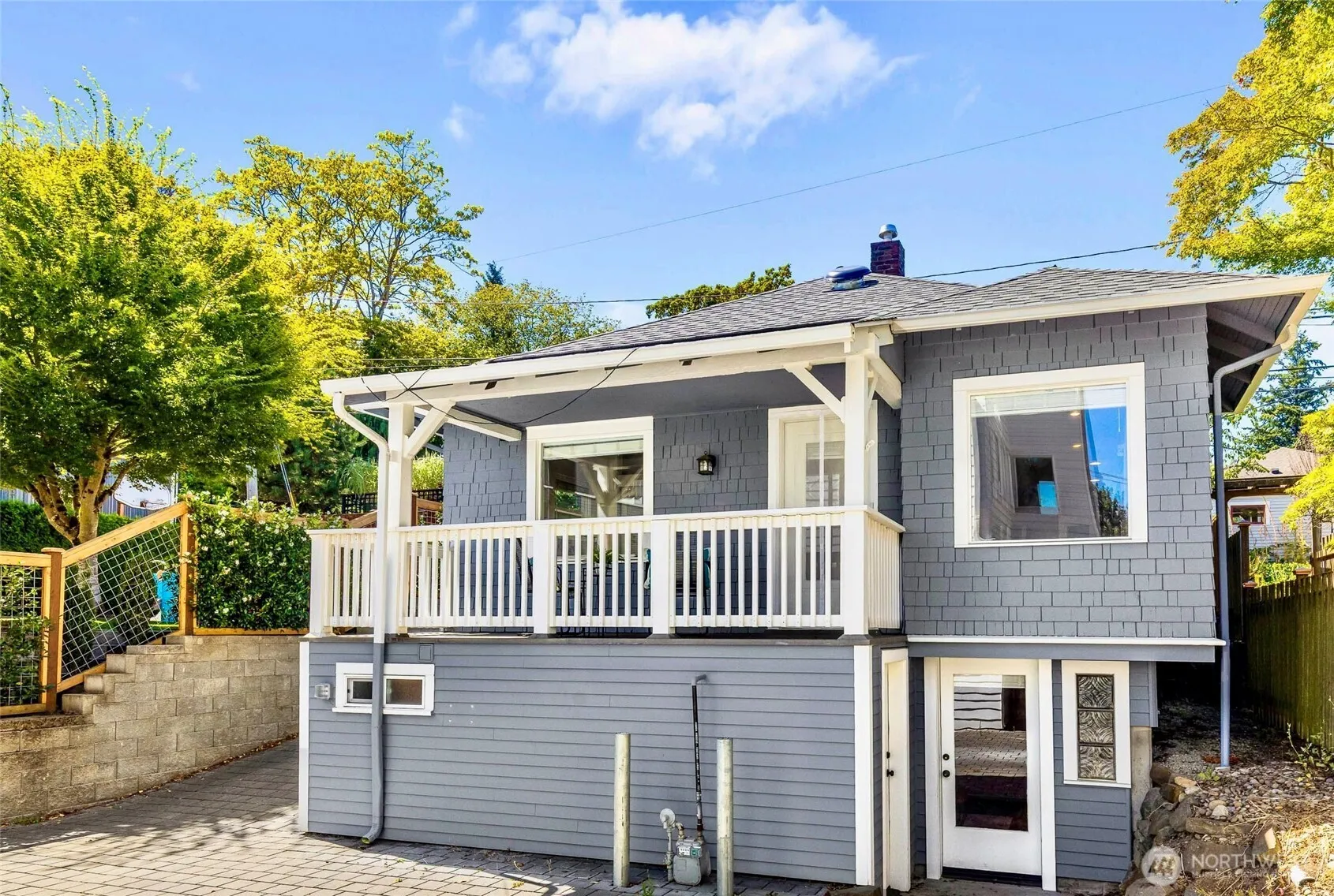 Property photo for 2423 3rd Avenue W, Seattle