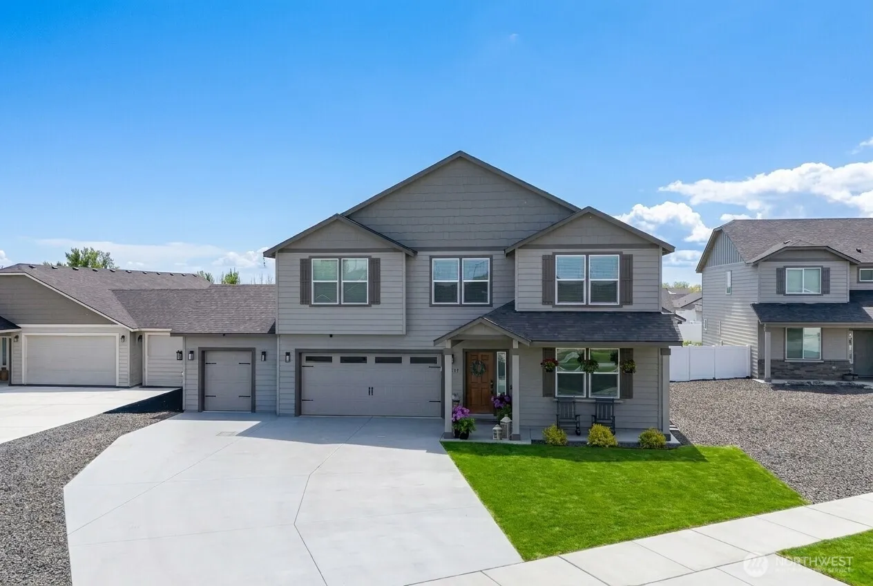 Property photo for 2417 Cove West Drive, Moses Lake
