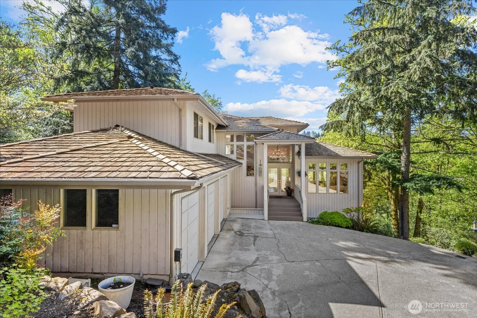 Property photo for 13032 204th Place Se, Issaquah photo 4