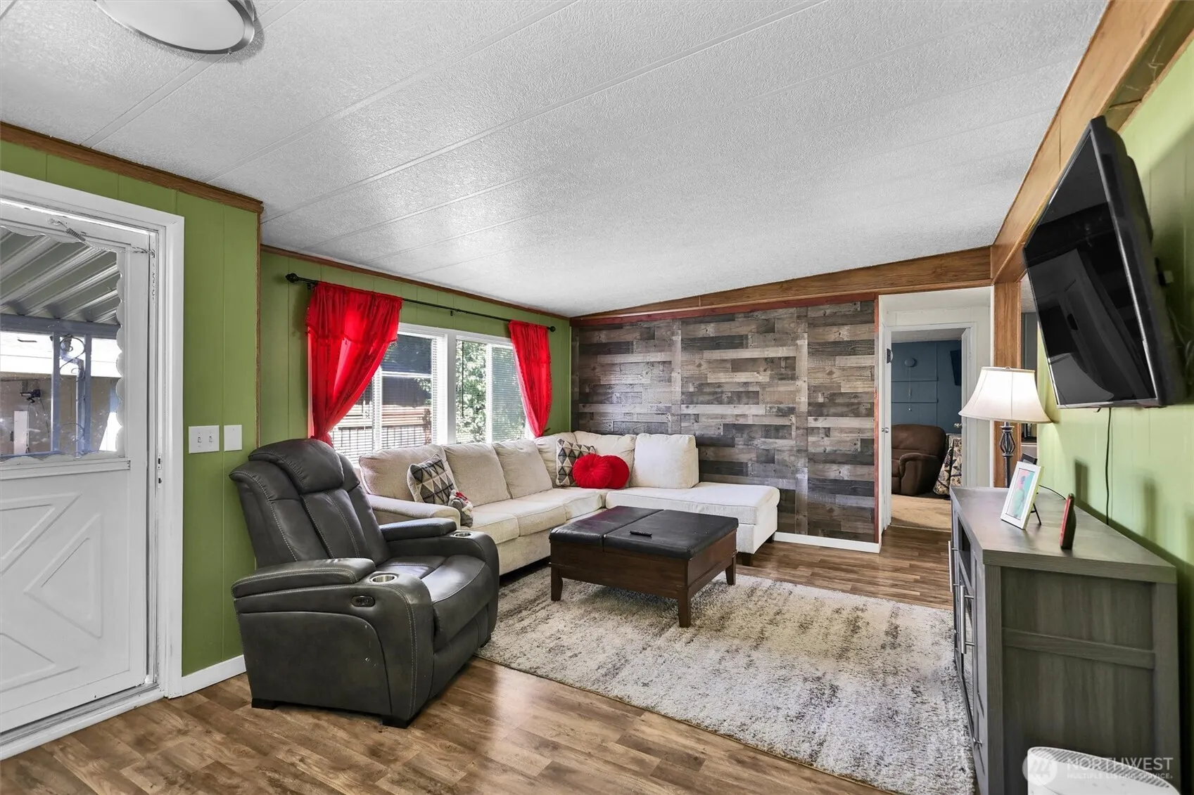 Property photo for 9007 53rd Avenue Ct E, Tacoma photo 4
