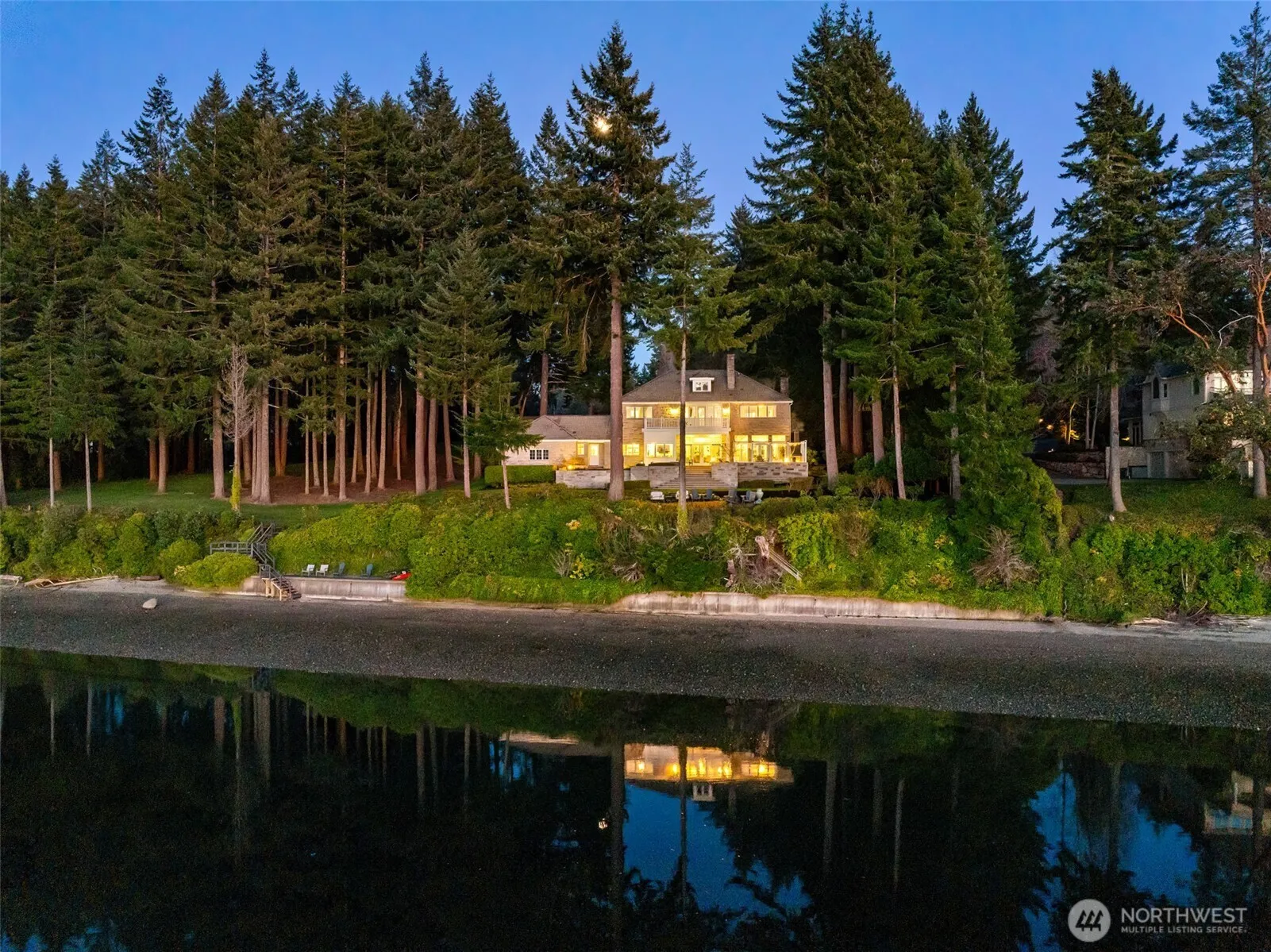 Property photo for 6947 Cooper Point Road Nw, Olympia photo 2