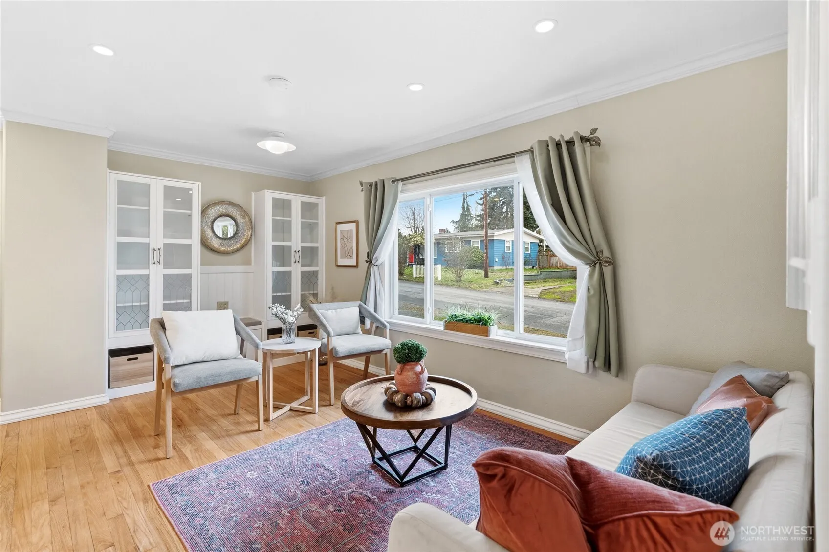 Property photo for 2300 Ne 8th Place, Renton photo 4