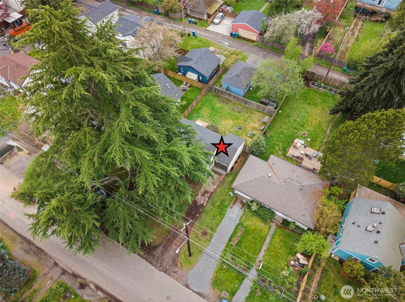 Property photo for 9747 Evanston Ave N, Seattle photo 4