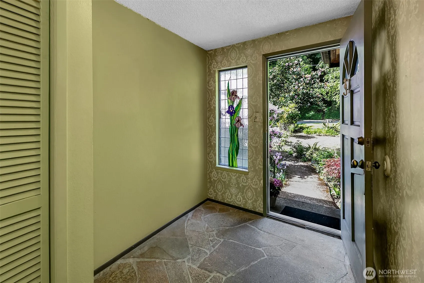 Property photo for 7070 94th Avenue Se, Mercer Island photo 4