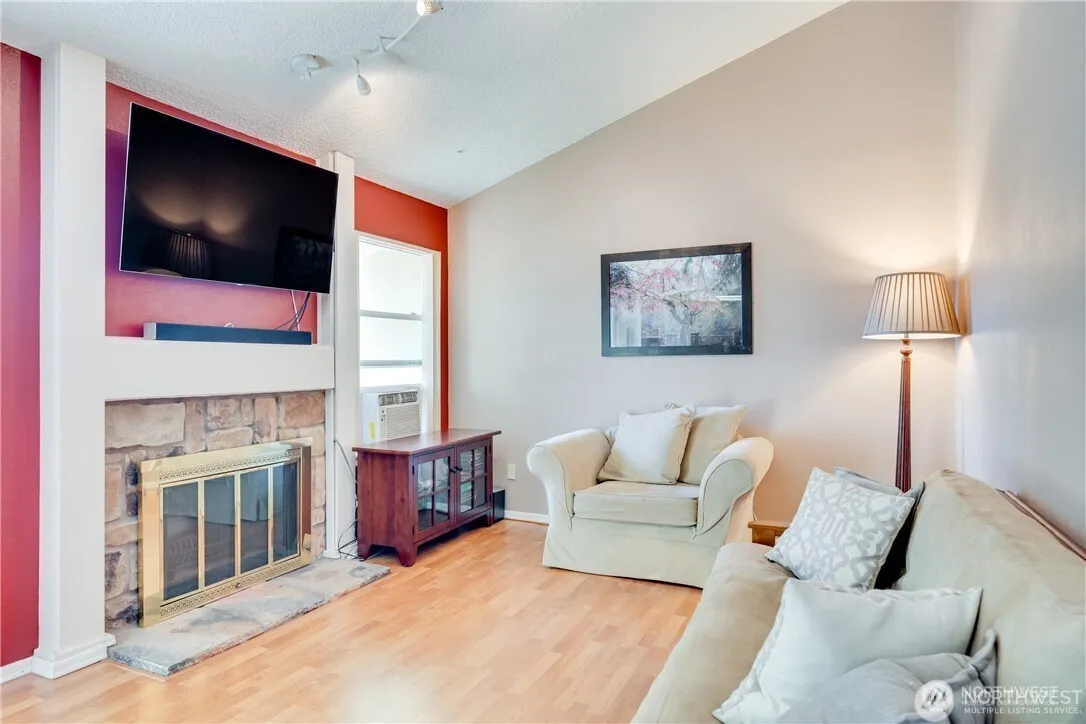 Property photo for 23629 112th Ave Se #e202, Kent photo 4