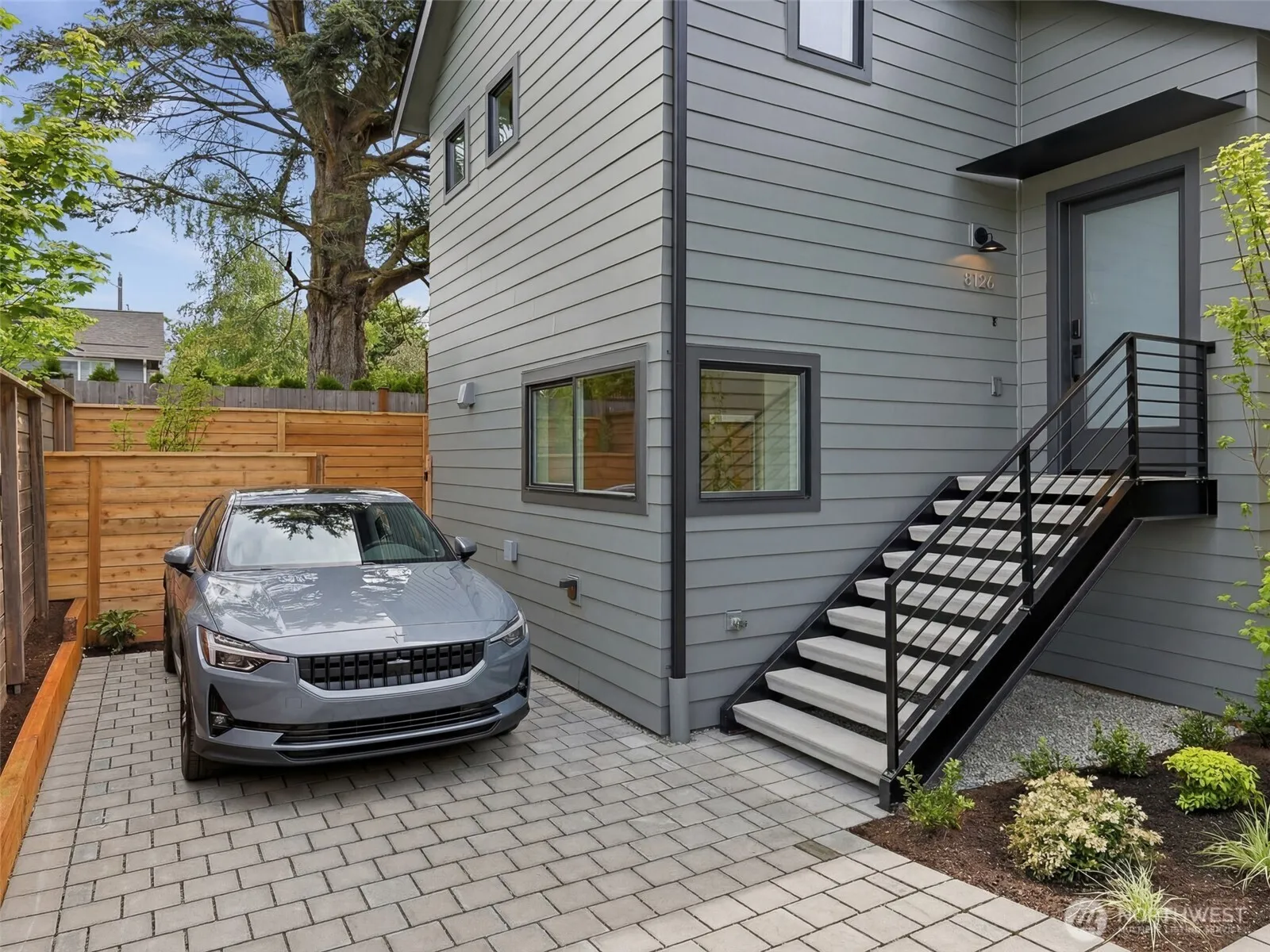 Property photo for 8126 12th Avenue Sw, Seattle photo 3