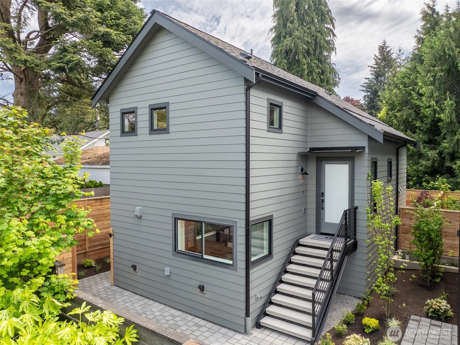 Property photo for 8126 12th Avenue Sw, Seattle photo 2