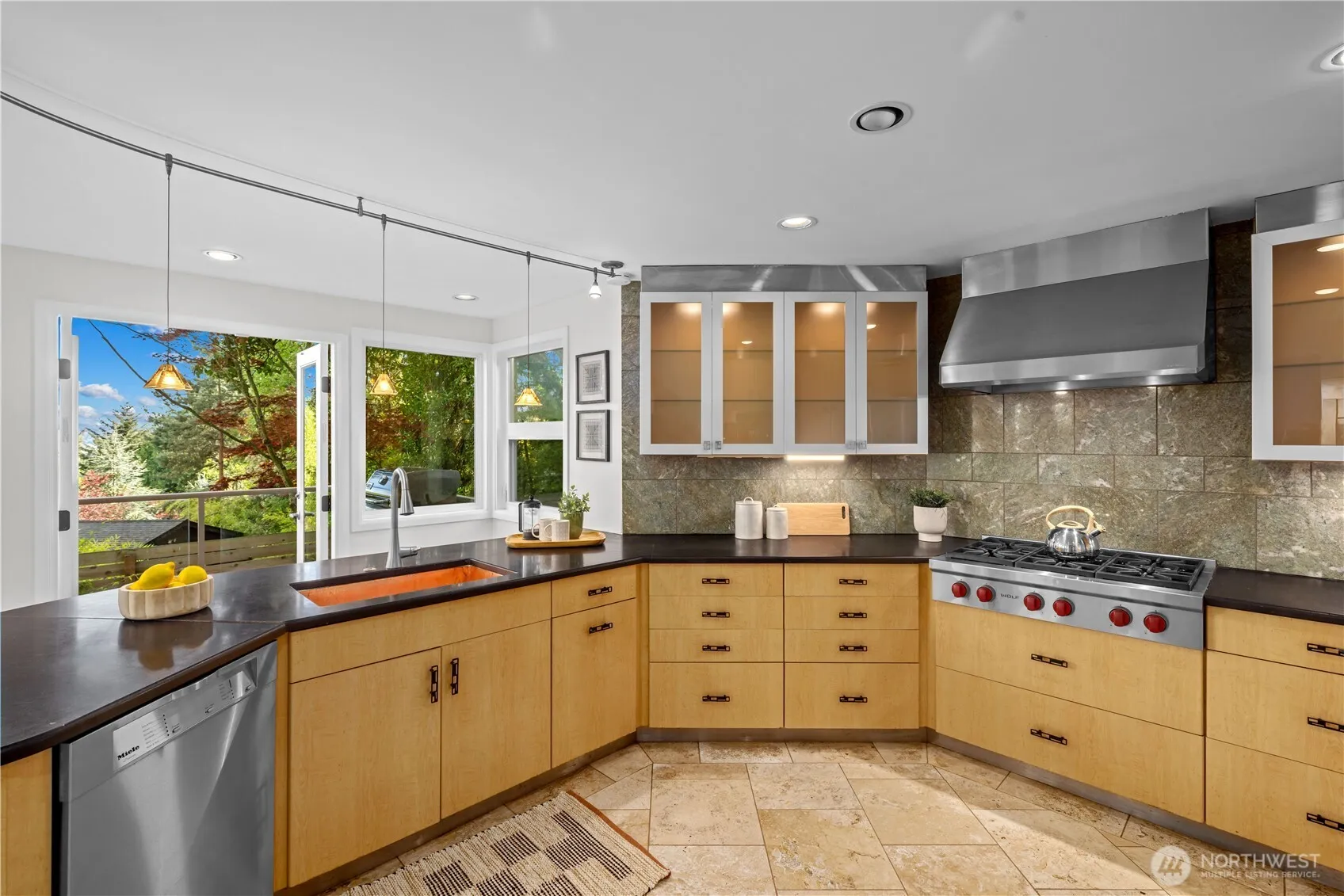 Property photo for 4290 Shoreclub Drive, Mercer Island photo 3