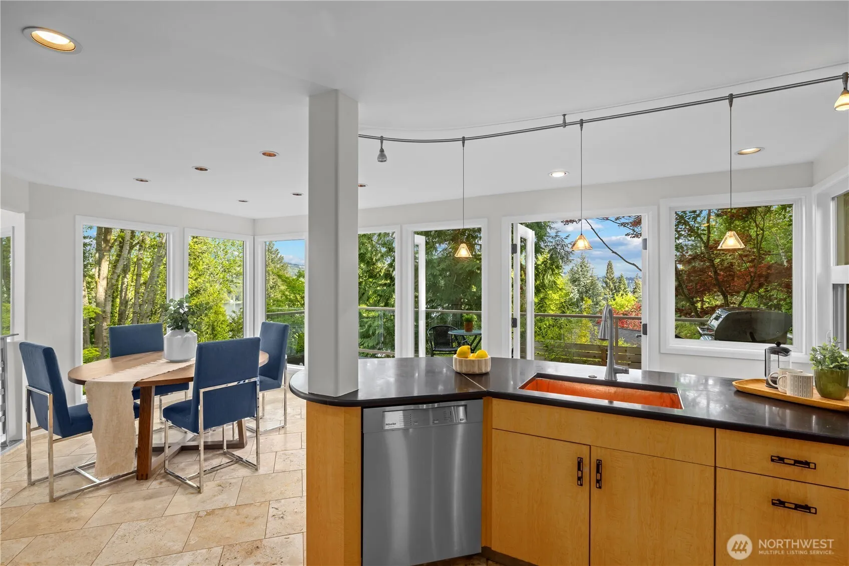 Property photo for 4290 Shoreclub Drive, Mercer Island photo 4