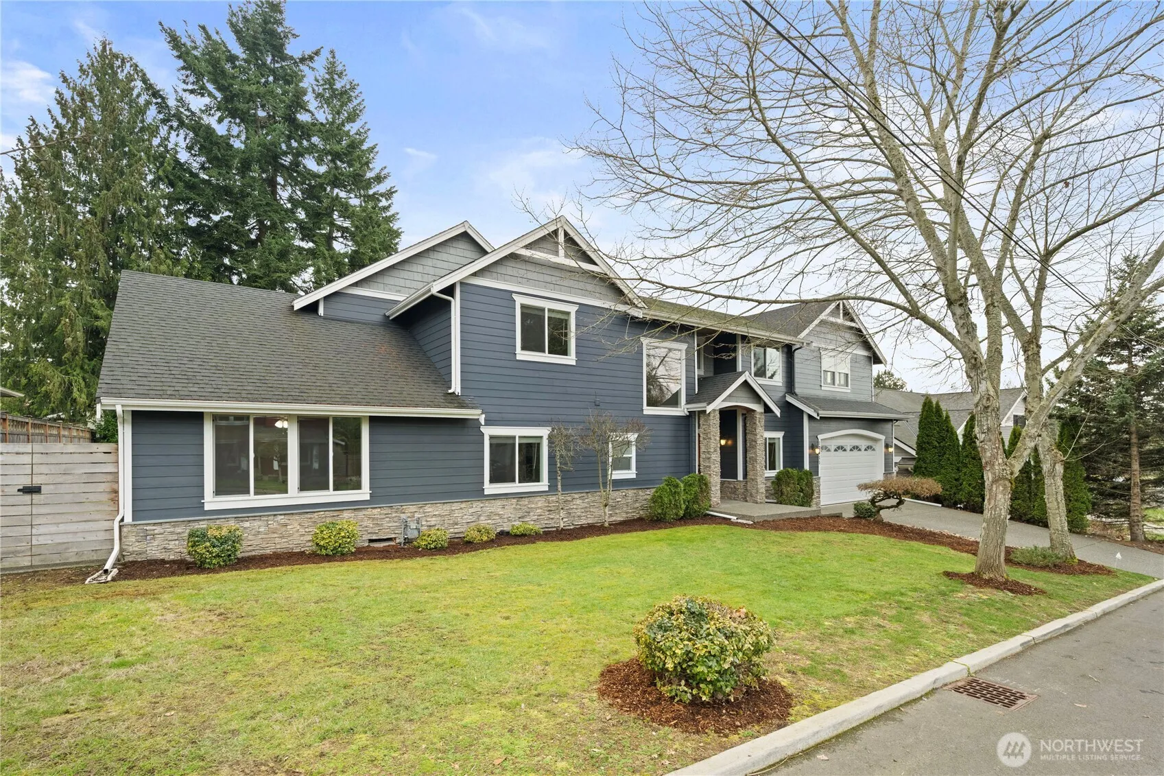Property photo for 12411 Ne 108th Place, Kirkland, WA 98033