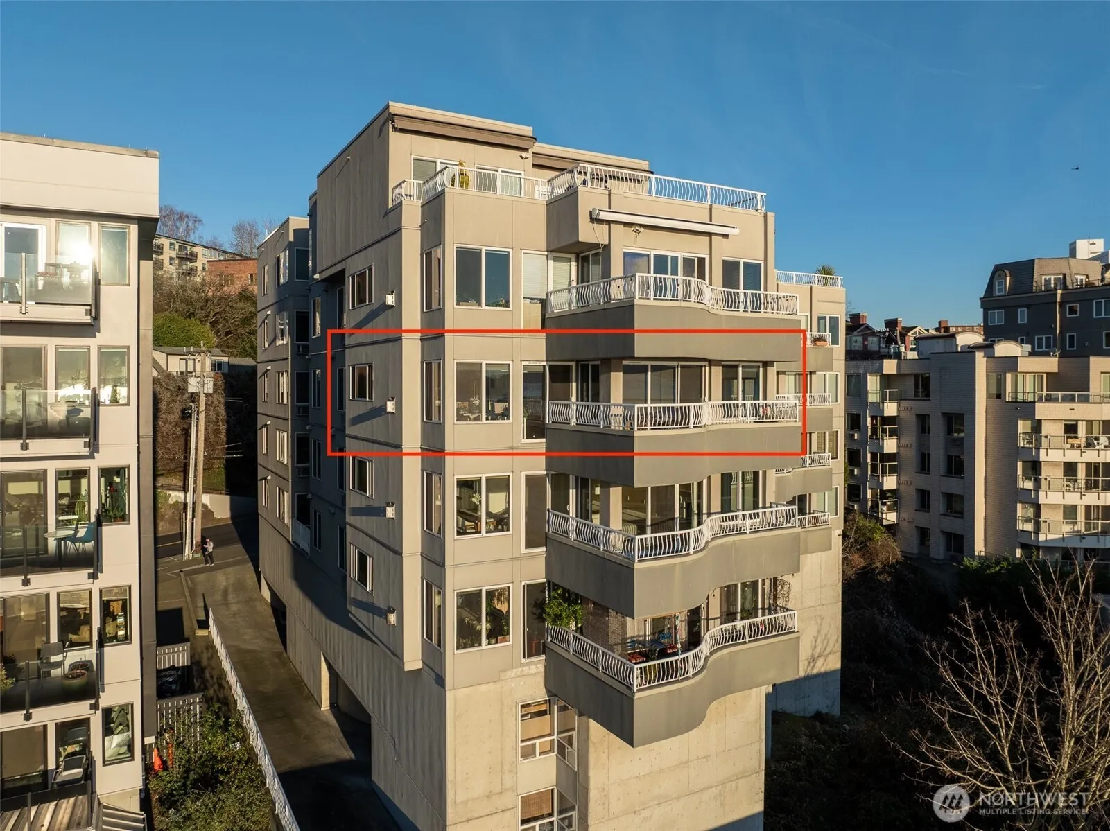 Property photo for 601 W Mercer Place #301, Seattle photo 4