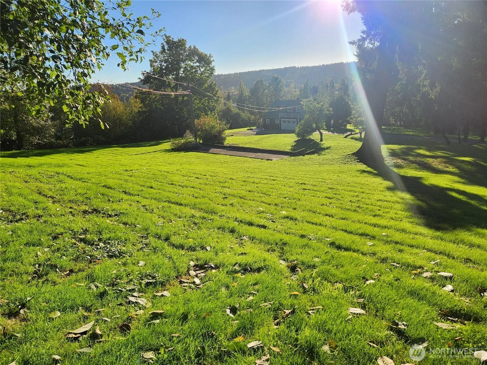 Property photo for 9859 Redmond Woodinville Road Ne, Redmond photo 3