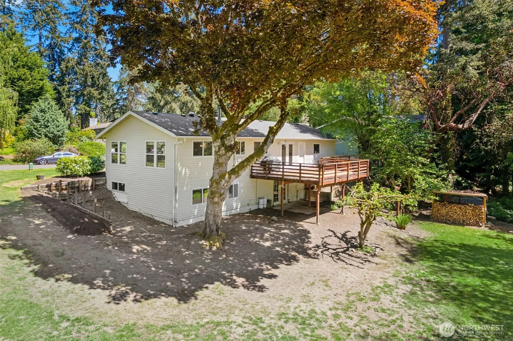 Property photo for 711 Eagle Cliff Rd Ne, Bainbridge Island photo 2