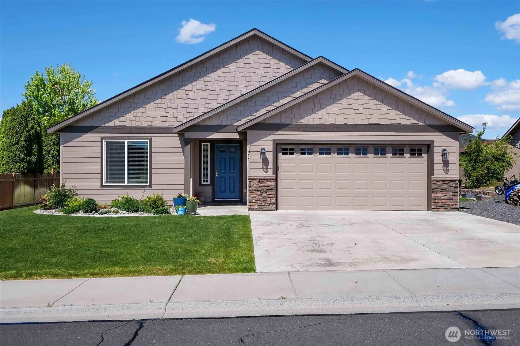 Property photo for 811 7th Avenue Ne, Ephrata